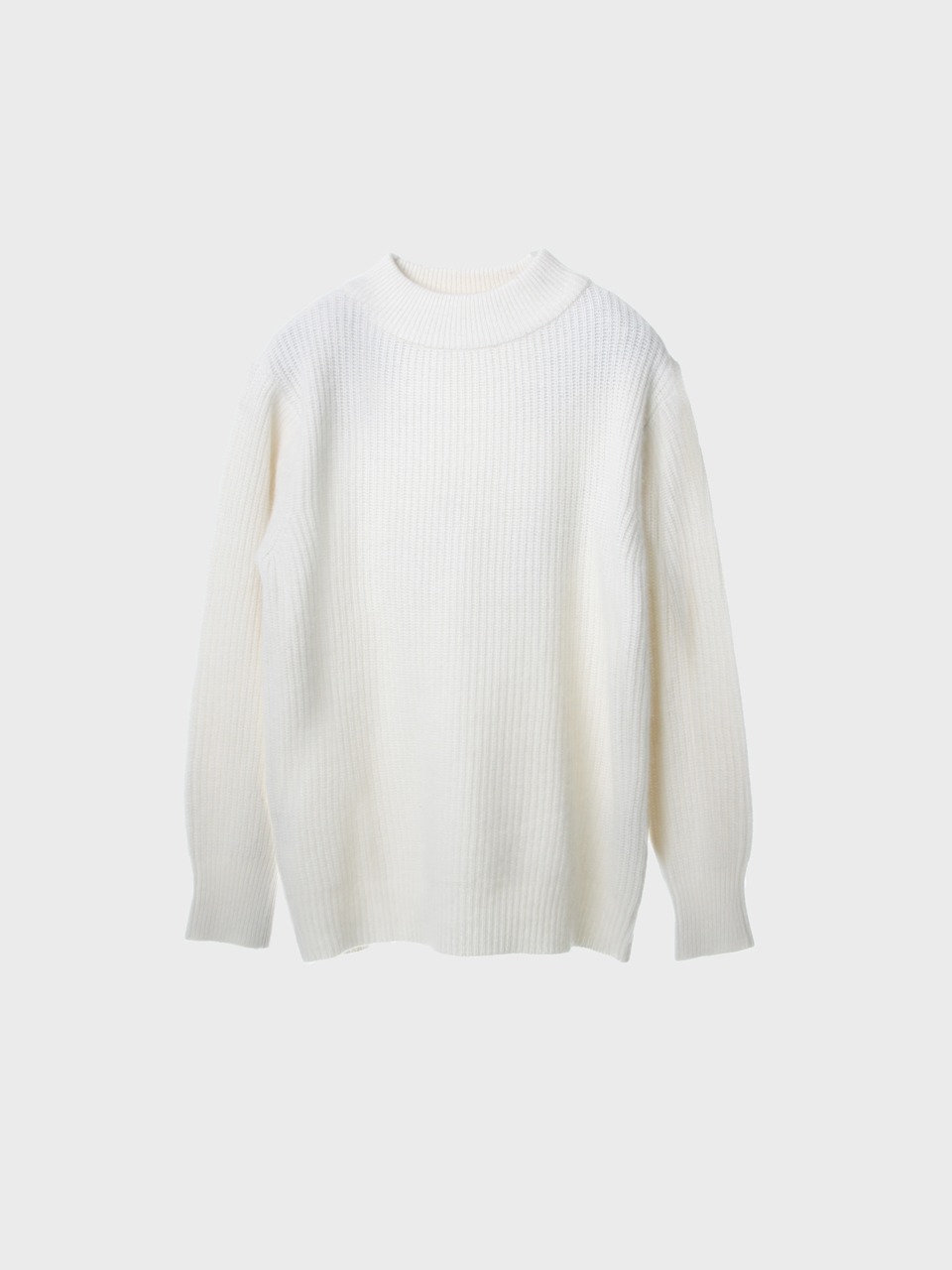 Round-Neck Oversized Angora-Wool Sweater (white)