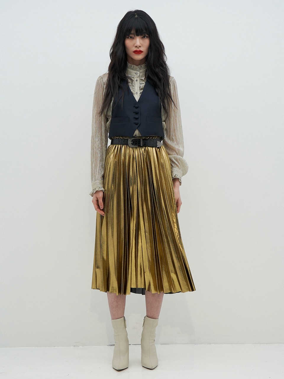 High-Rise Glitter Pleated Midi Skirt (gold)